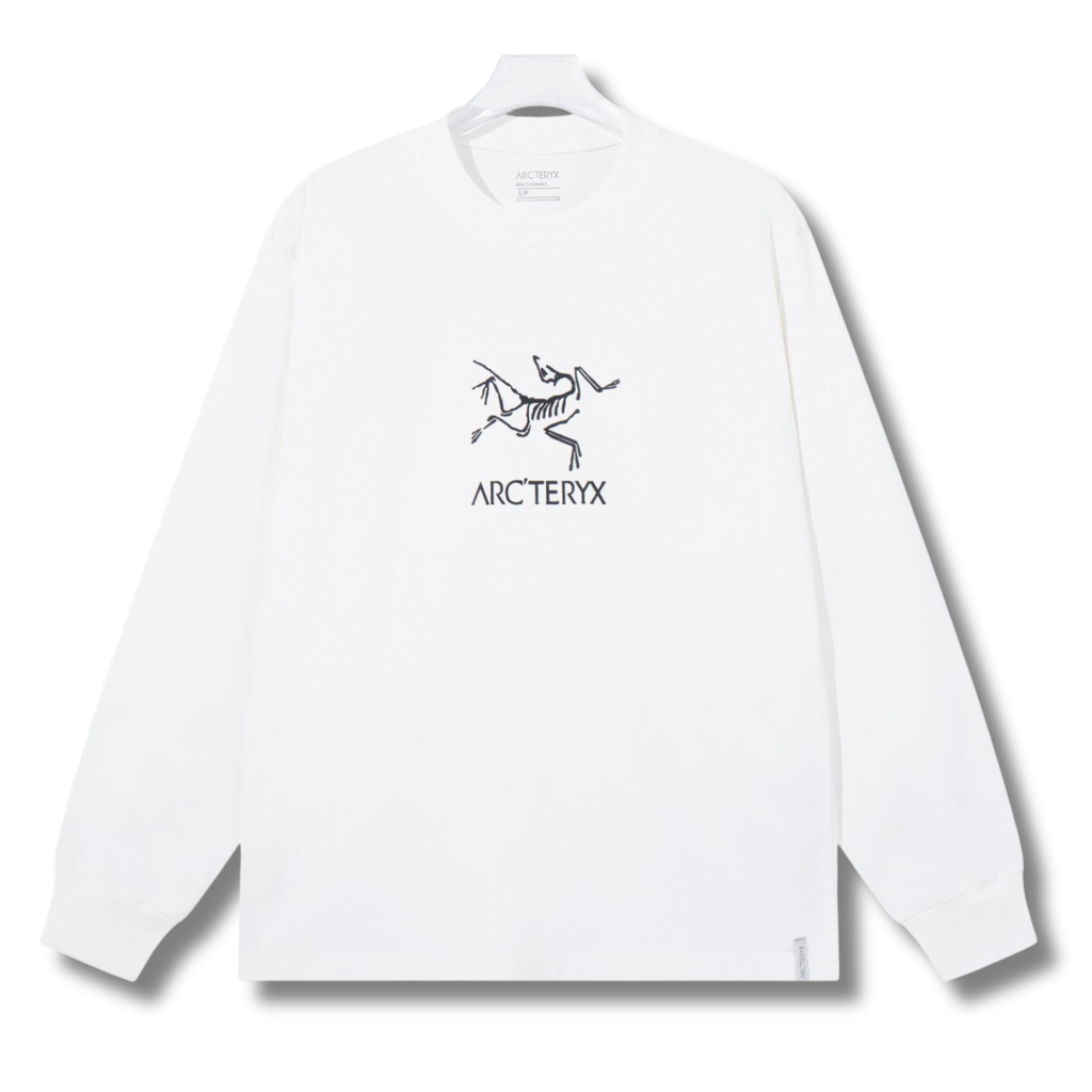 Arc' Sweater White w Black elements